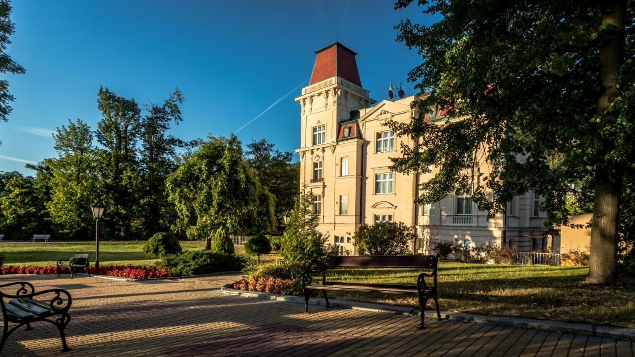 Bristol Vila Tereza Karlsbad Exteriör bild